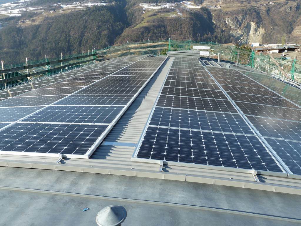 Sottocostruzione per fotovoltaico con barriera frangi fiamma